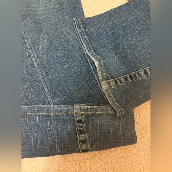 True Religion - Picture 2 of 5